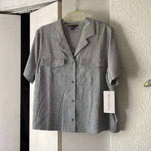 Athleta black white short sleeve blouse